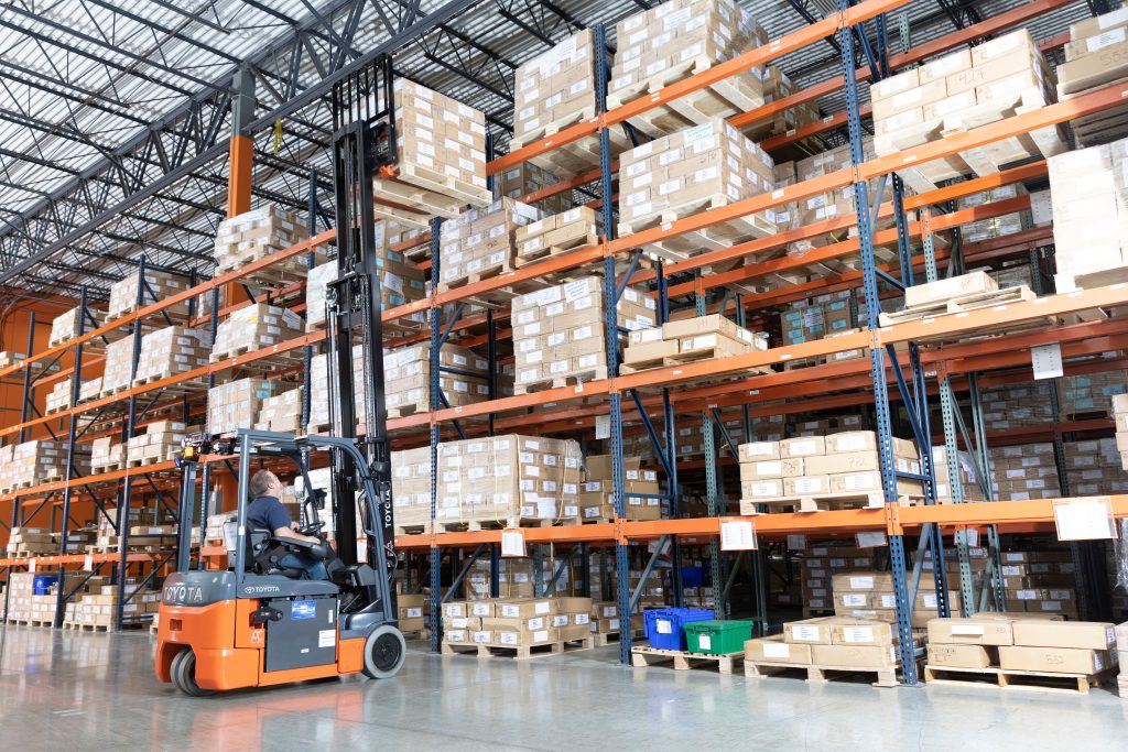How to Train Workers for Warehouse Efficiency