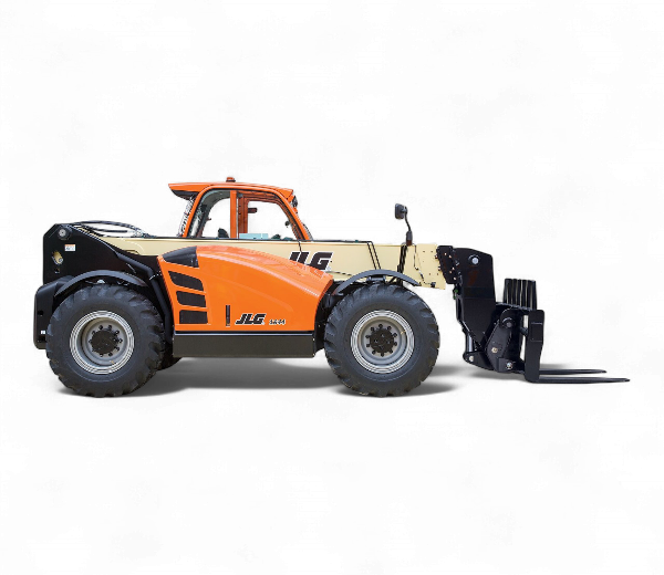 JLG high capacity telehandler side view