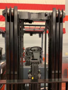 Summit Handling 3-Stage Mast Forklift