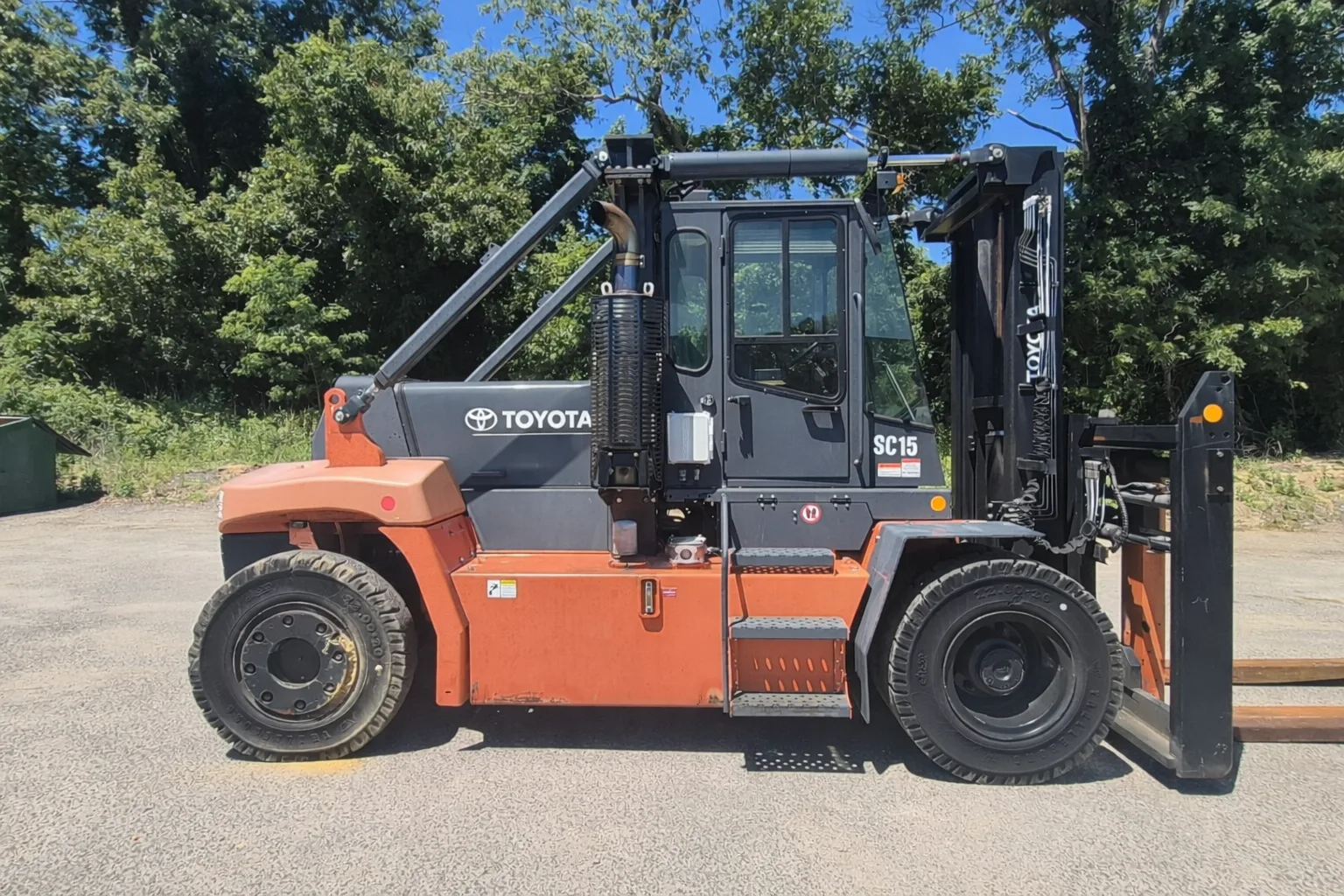 Toyota High-Capacity Diesel Forklift, Side View