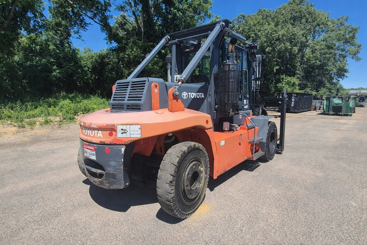 Toyota High-Capacity Diesel Forklift, Side View