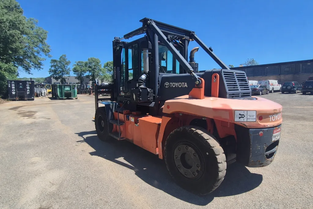 Toyota High-Capacity Diesel Forklift, Side View